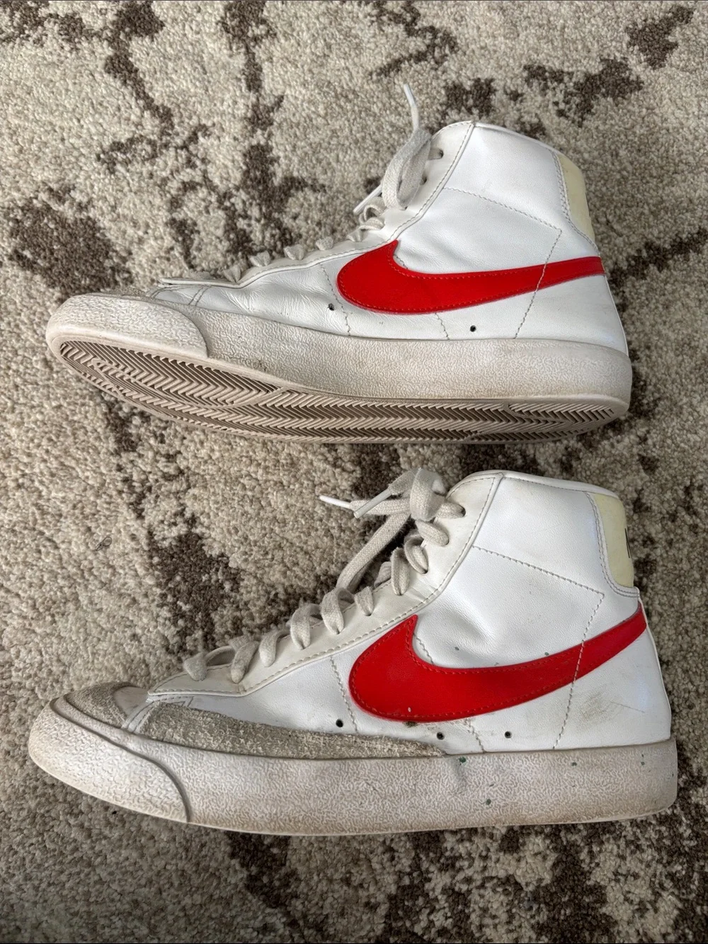 Nike - Blazer Mid '77 Vintage 'Habanero Red'!!